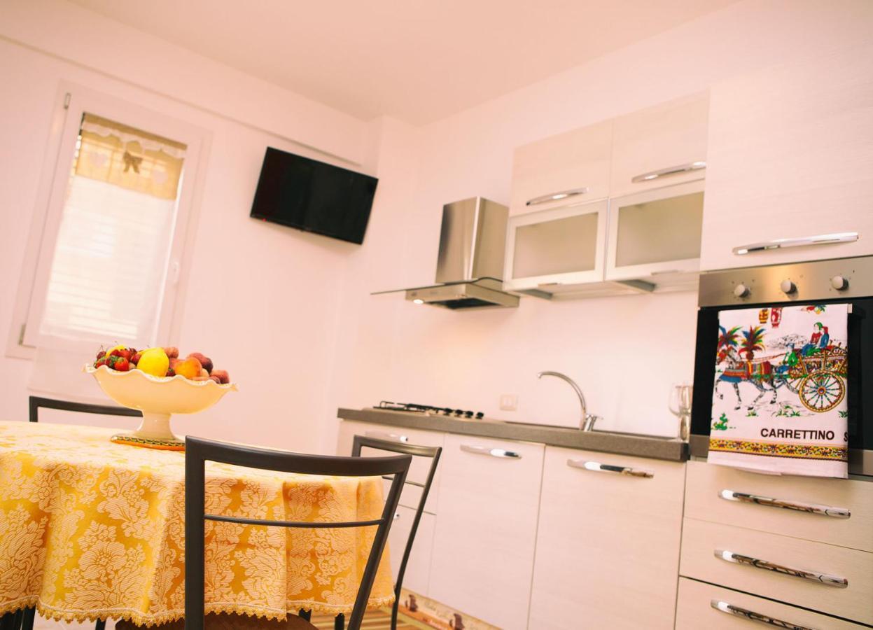 Bed and Breakfast La Trinacria Terrasini Exterior foto