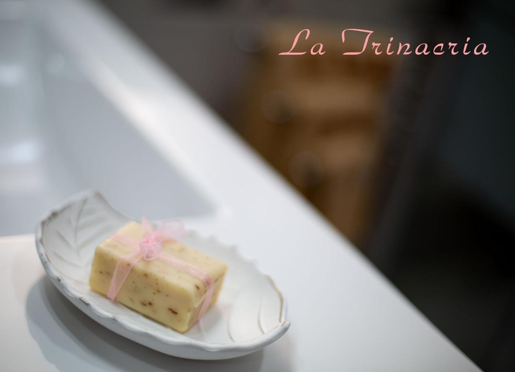 Bed and Breakfast La Trinacria Terrasini Exterior foto